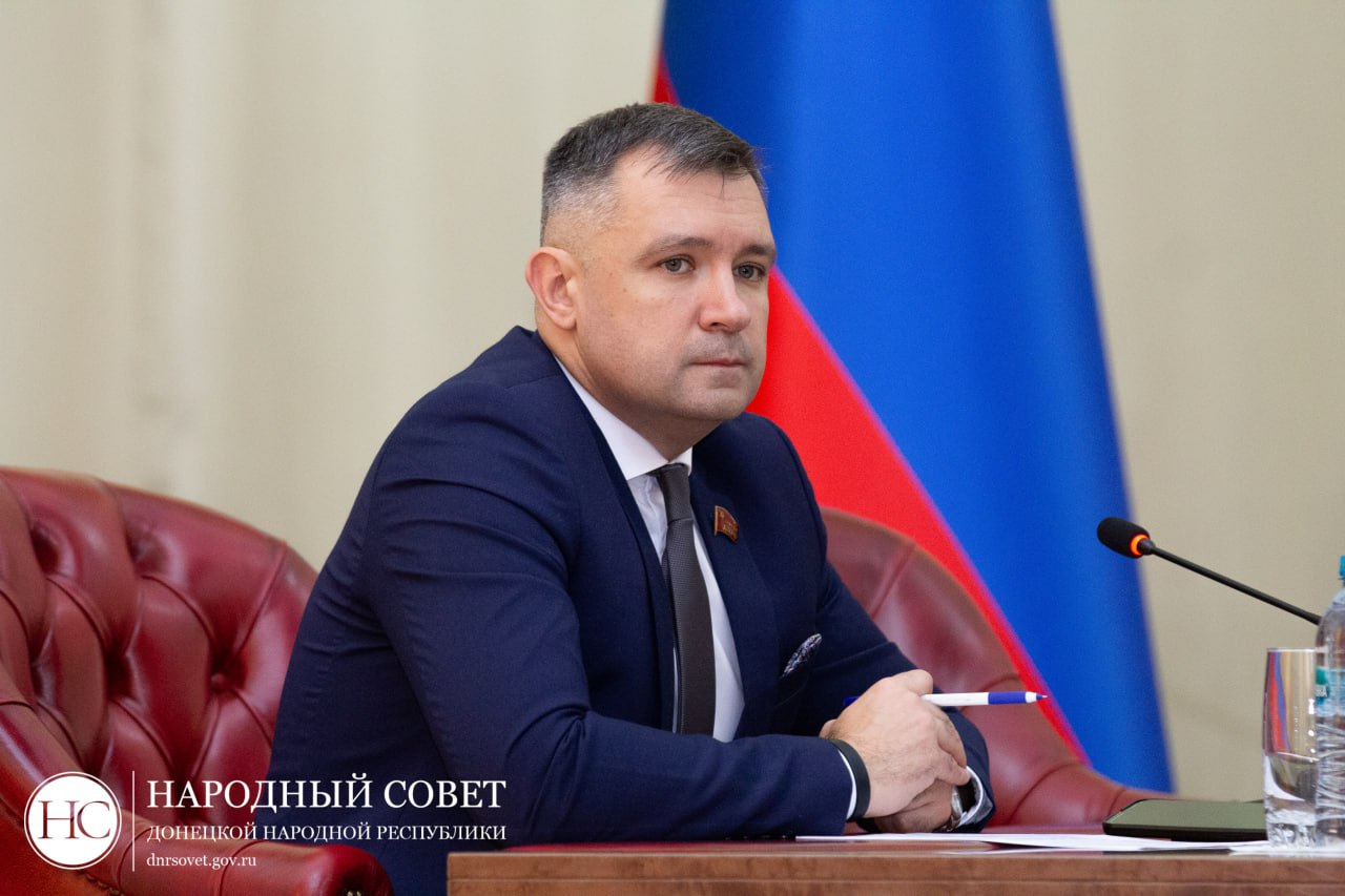 Фоторепортаж: Пленарное заседание Народного Совета ДНР Фоторепортаж: Пленарное заседание Народного Совета ДНР