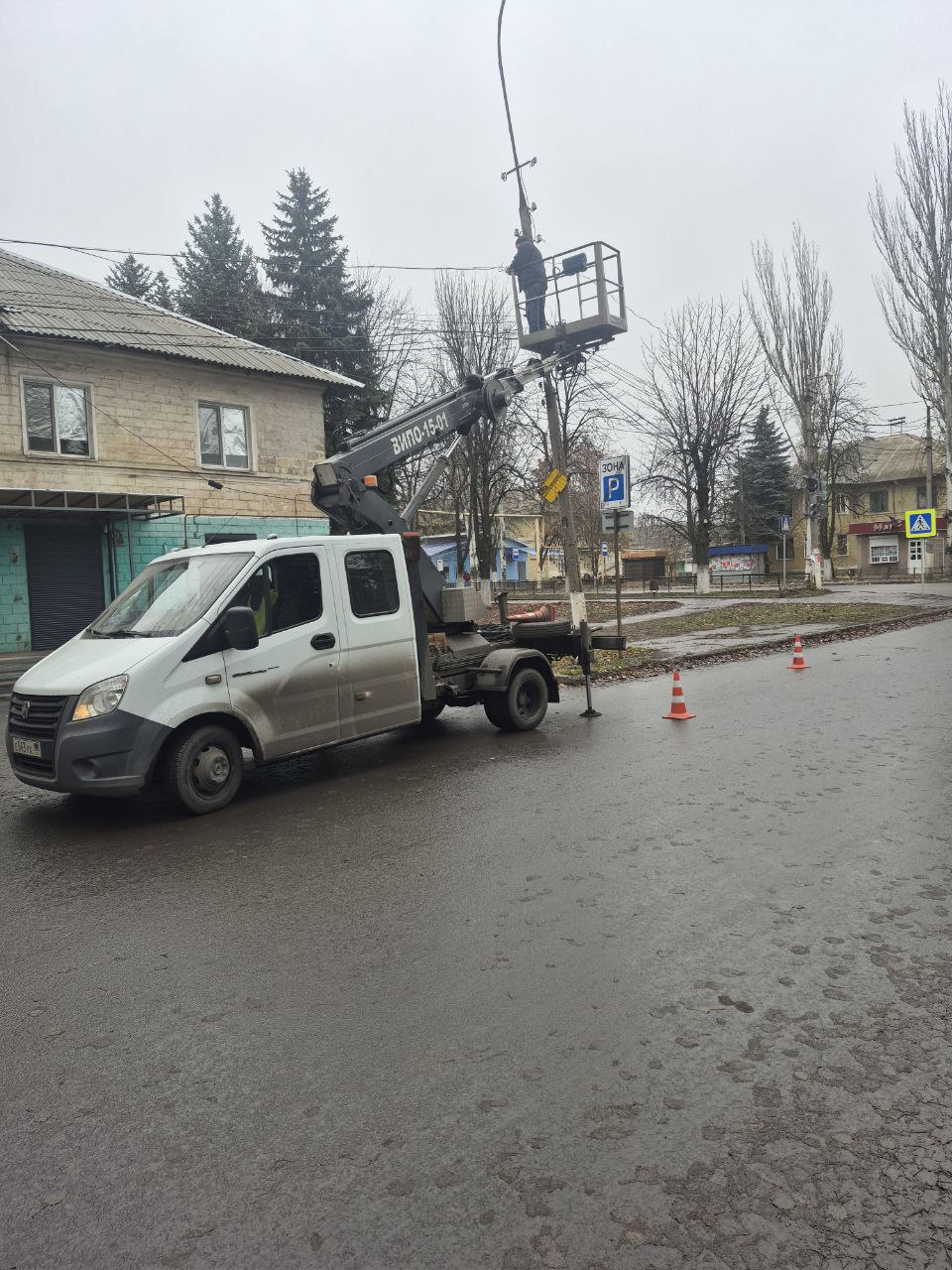 Александр Шатов: В Шахтерске провели ремонтно-восстановительные работы на линиях наружного освещения
