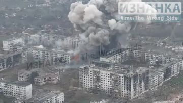 Димитров чередной 3-х тонный ФАБ уничтожил ПВД бойцов 38 обрмп ВСУ в Мирнограде (ВИДЕО)