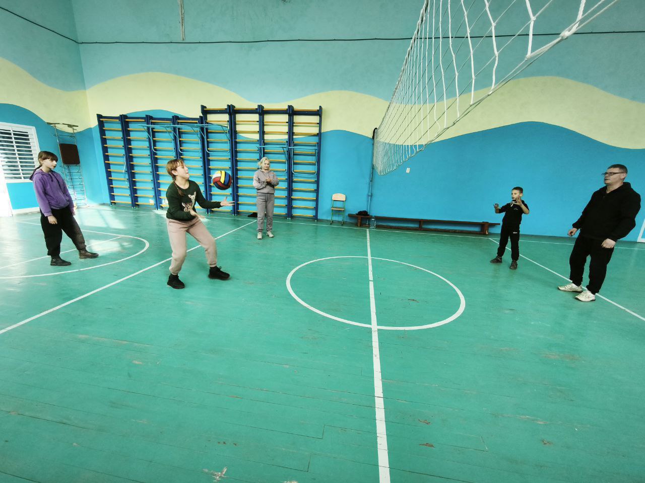 14. 11. в МБУ "Светлодарский ДК" п.Новолуганское прошёл мастер-класс по волейболу для начинающих спортсменов 14. 11. в МБУ "Светлодарский ДК" п.Новолуганское прошёл мастер-класс по волейболу для начинающих спортсменов