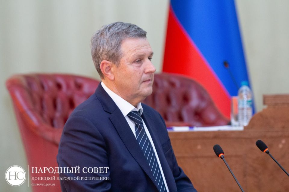 Константин Кузьмин: В Народном Совете состоялся правительственный час с участием министра культуры ДНР Михаила Желтякова Константин Кузьмин: В Народном Совете состоялся правительственный час с участием министра культуры ДНР Михаила Желтякова