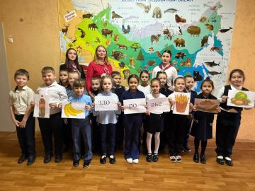 ЕДИНАЯ БОЛЬШАЯ ПЕРЕМЕНА. В рамках проекта «Единая большая перемена» в Тельмановской гимназии, 14 ноября 2025 советник директора по воспитанию совместно с активистами школьного Движения Первых провели для обучающихся...