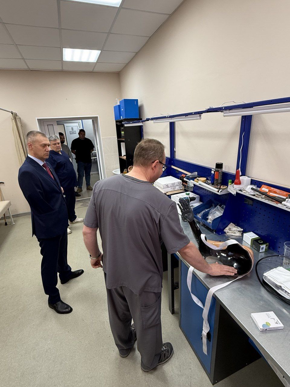 Посетил Донецкий республиканский протезно-ортопедический центр Посетил Донецкий республиканский протезно-ортопедический центр