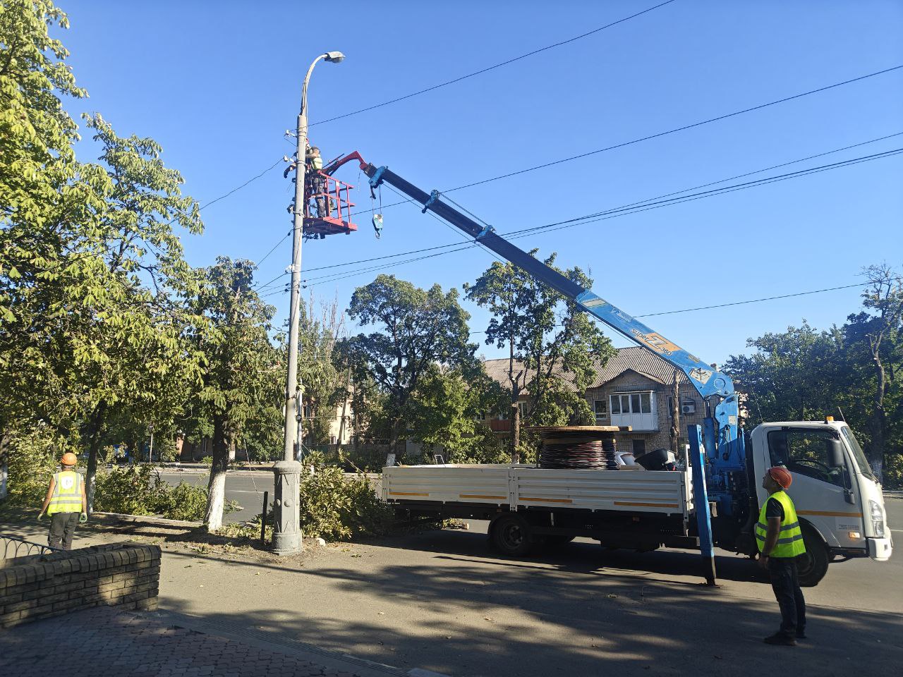 "Возрождаем Донбасс вместе": Снежное обретает новое освещение "Возрождаем Донбасс вместе": Снежное обретает новое освещение