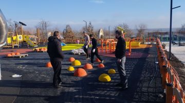 14.11.2025 в рамках Народной программы ВПП «Единая Россия» Председатель Тельмановского муниципального совета Дмитрий Липчанский провел мониторинг работ по благоустройству общественной территории, расположенной по адресу: с....