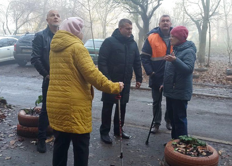 Юрий Атаманов: С моим заместителем Николаем Тимченко с целью мониторинга по обеспечению теплом жителей МКД побывали в Буденновском районе по улице Нижнекурганская Юрий Атаманов: С моим заместителем Николаем Тимченко с целью мониторинга по обеспечению теплом жителей МКД побывали в Буденновском районе по улице Нижнекурганская