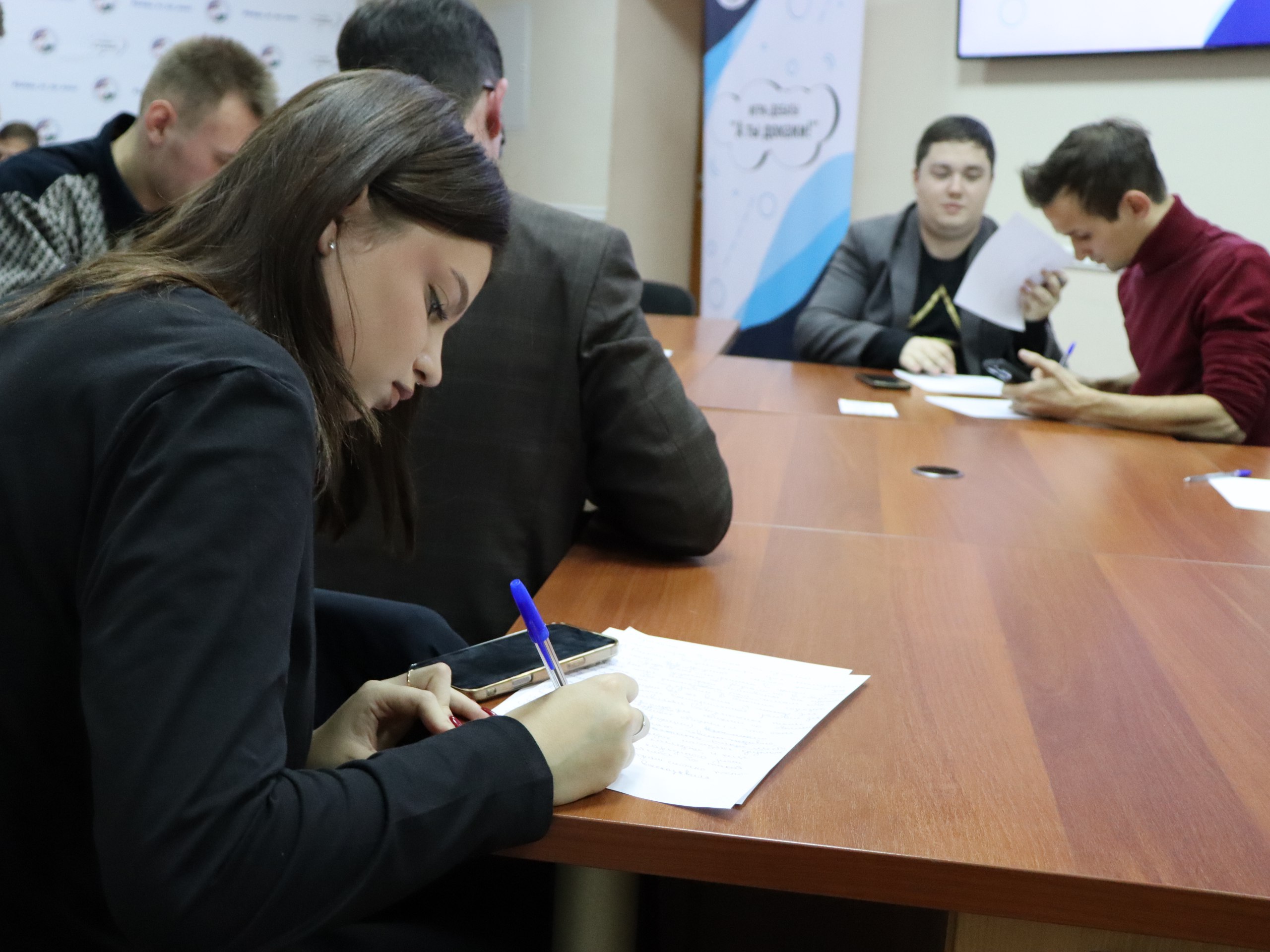 “А ты докажи!”: Молодежь ДНР оттачивает навыки дебатов и отстаивает свои позиции! “А ты докажи!”: Молодежь ДНР оттачивает навыки дебатов и отстаивает свои позиции!