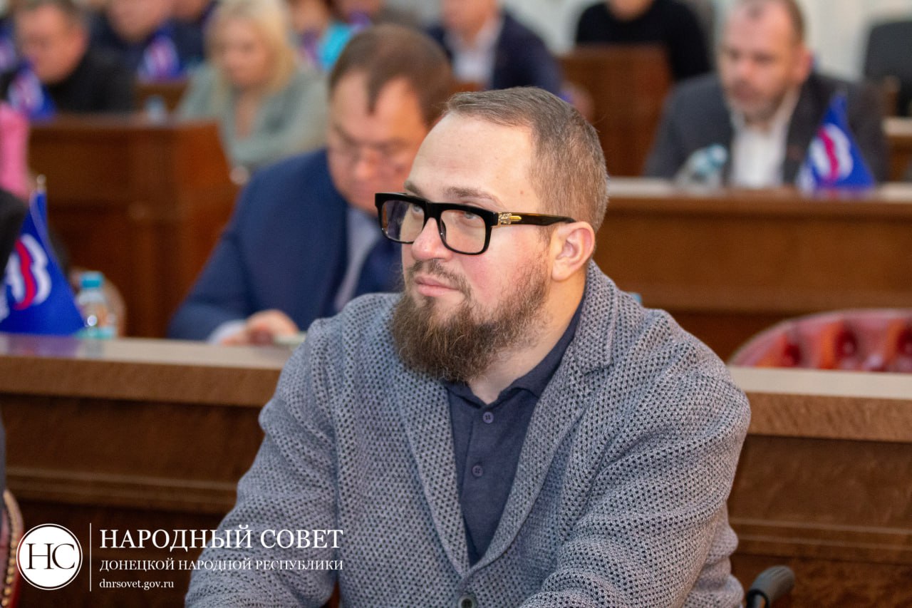 Константин Кузьмин: В Народном Совете состоялся правительственный час с участием министра культуры ДНР Михаила Желтякова Константин Кузьмин: В Народном Совете состоялся правительственный час с участием министра культуры ДНР Михаила Желтякова