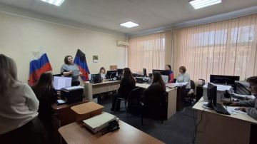 Депутат Тельмановского муниципального совета Юлия Налбат встретилась с сотрудниками МКУ «Жилищно-коммунальное хозяйство и благоустройство»