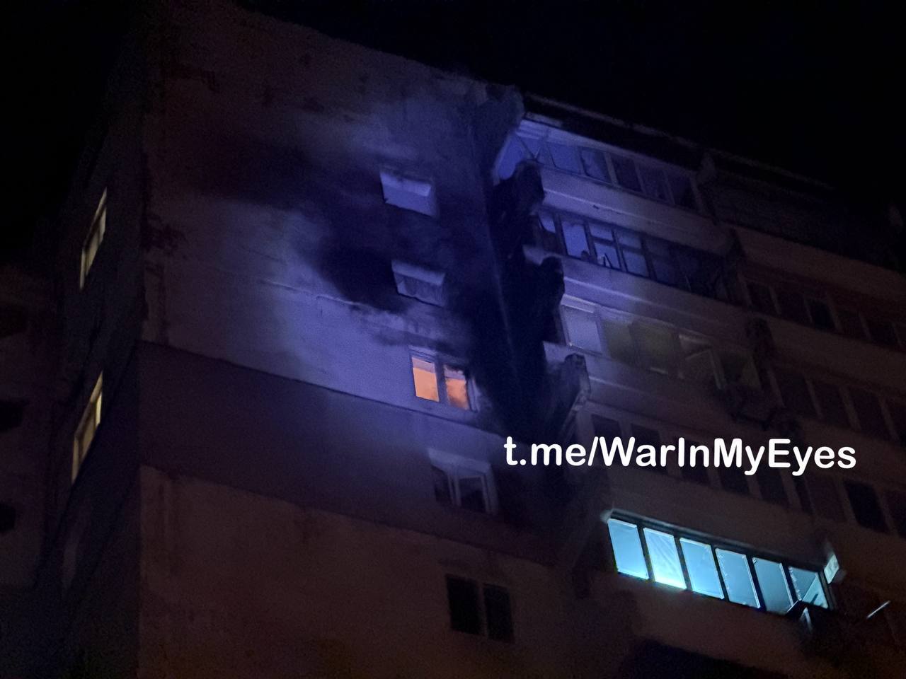 Враг атаковал лицей-интернат и жилые дома в Донецке Враг атаковал лицей-интернат и жилые дома в Донецке