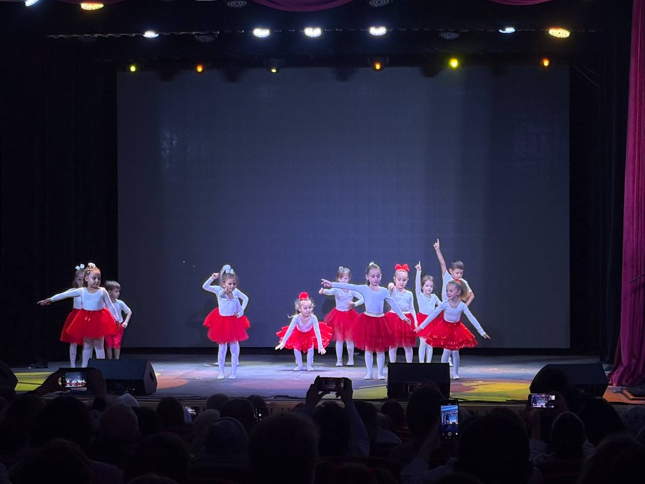 Сергей Юзвинкевич: Сегодня я принял участие в праздновании 65-летнего юбилея МКУДО «Володарский Центр внешкольного образования» Сергей Юзвинкевич: Сегодня я принял участие в праздновании 65-летнего юбилея МКУДО «Володарский Центр внешкольного образования»