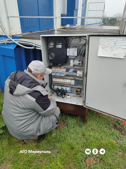 На левобережье Мариуполя энергетики провели ревизию шкафов управления освещением