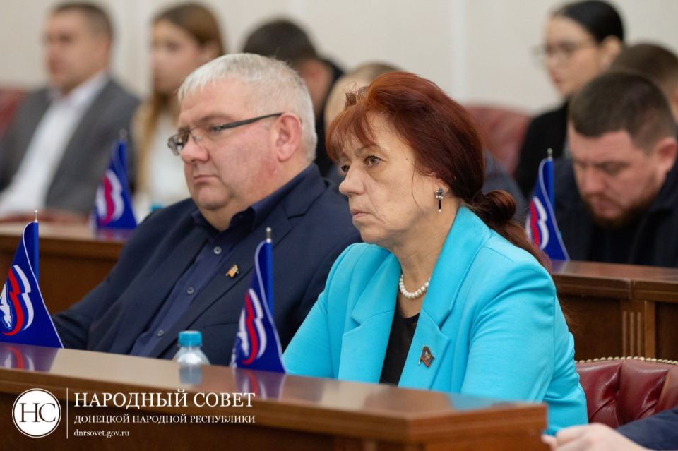 Константин Кузьмин: В Народном Совете состоялся правительственный час с участием министра культуры ДНР Михаила Желтякова Константин Кузьмин: В Народном Совете состоялся правительственный час с участием министра культуры ДНР Михаила Желтякова