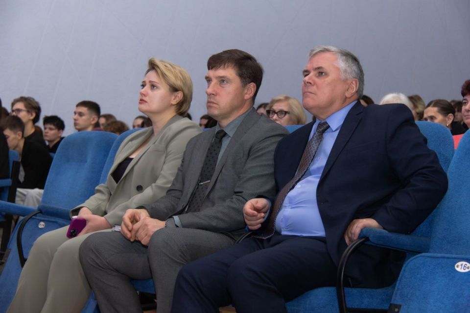 Добровольцы Донецкого РО ВСКС посетили встречу с Героем России, подполковником Максимом Шоломовым, которая прошла в Донбасской национальной академии строительства и архитектуры Добровольцы Донецкого РО ВСКС посетили встречу с Героем России, подполковником Максимом Шоломовым, которая прошла в Донбасской национальной академии строительства и архитектуры