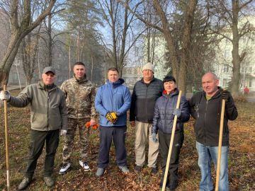 Евгений Поплавский: Чистота общими силами: масштабный субботник прошел на территории ЦГБ