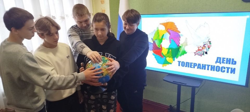В городе Комсомольское прошел час дружеского общения «Общаться на языке сердца» В городе Комсомольское прошел час дружеского общения «Общаться на языке сердца»