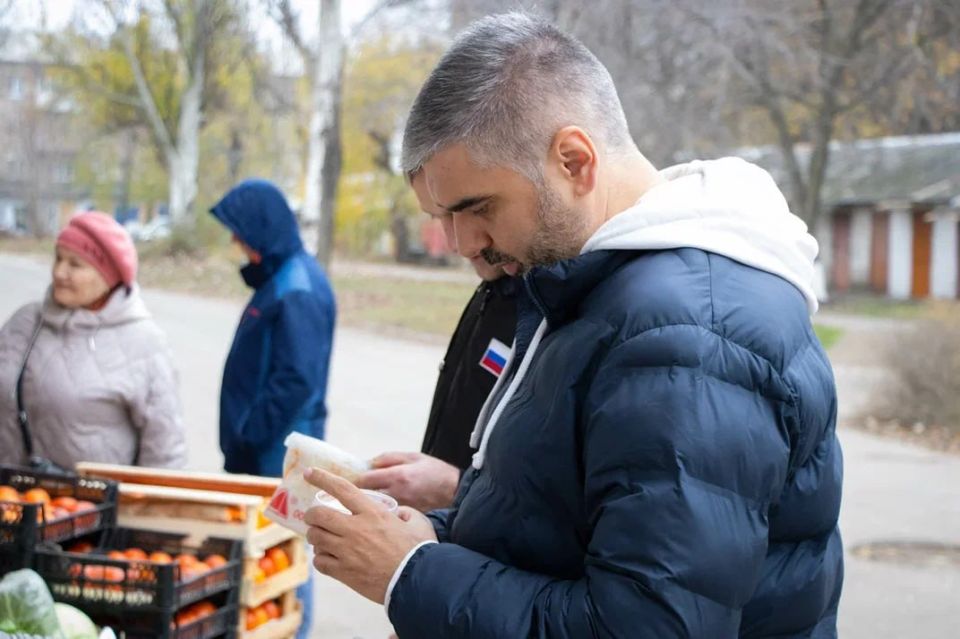 Алексей Дорофеев: Принял участие в рейде с Народным контролем ДНР по магазинам нашего Куйбышевского района Алексей Дорофеев: Принял участие в рейде с Народным контролем ДНР по магазинам нашего Куйбышевского района