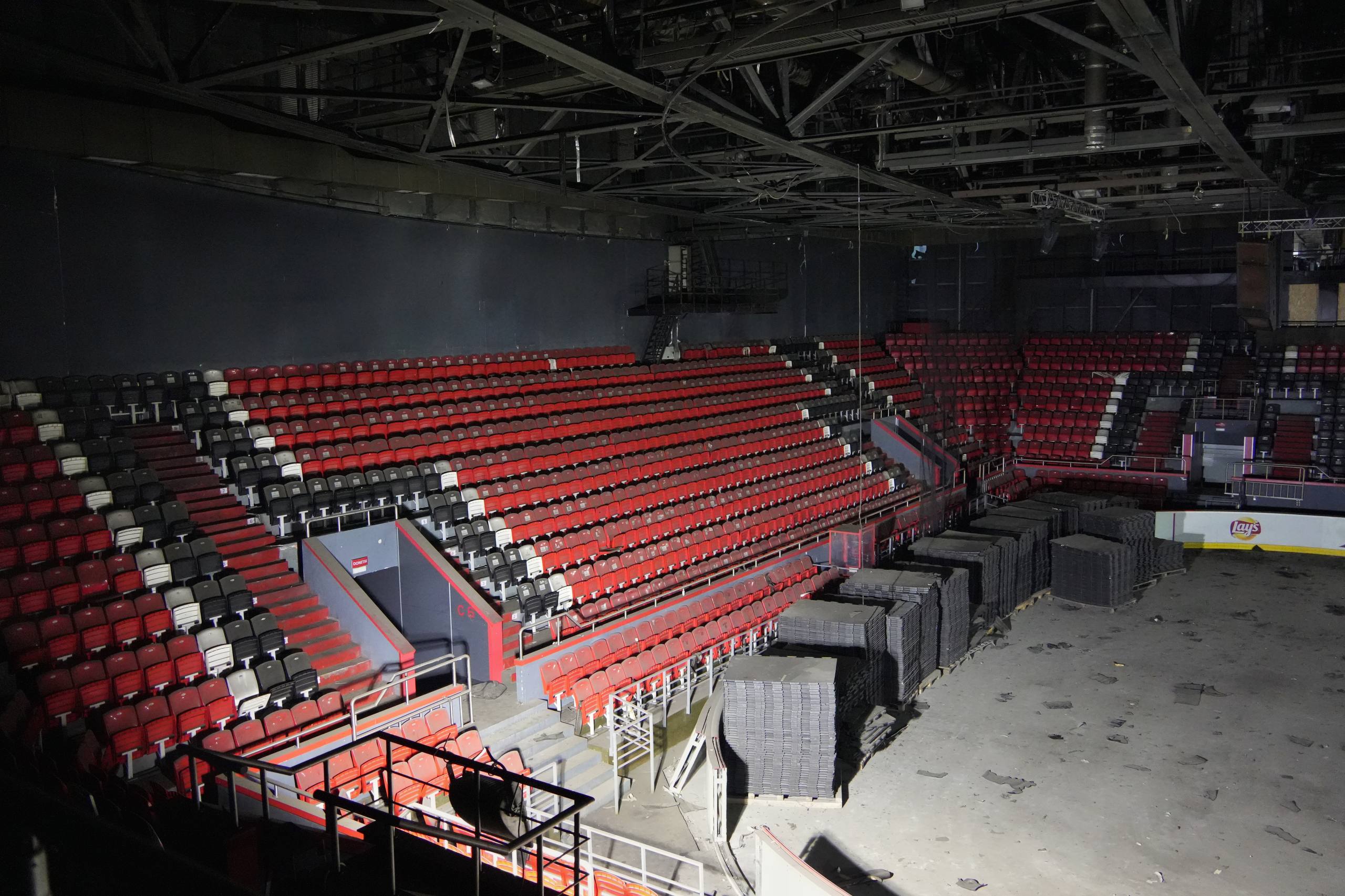 Кирилл Макаров: Вместе с Управляющим Головным отделением Сбербанка по ДНР Евгением Серяпиным осмотрели спортивный комплекс «Дружба» Кирилл Макаров: Вместе с Управляющим Головным отделением Сбербанка по ДНР Евгением Серяпиным осмотрели спортивный комплекс «Дружба»