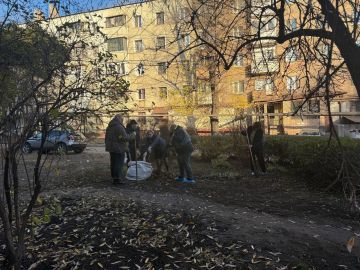 Игорь Мартынов: Сотрудники пенсионного фонда на субботнике