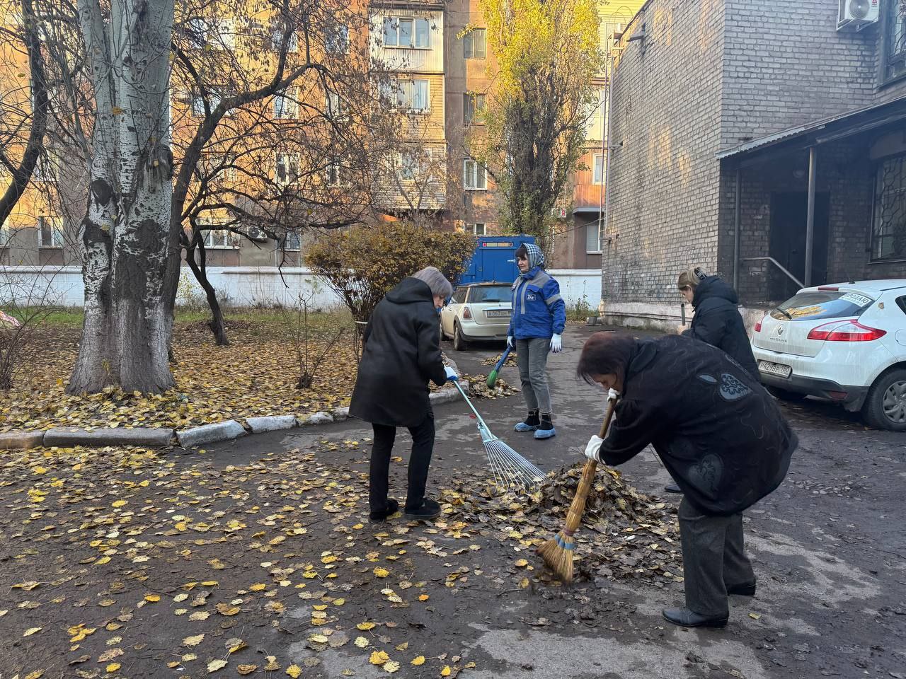 Игорь Мартынов: Сотрудники пенсионного фонда на субботнике Игорь Мартынов: Сотрудники пенсионного фонда на субботнике