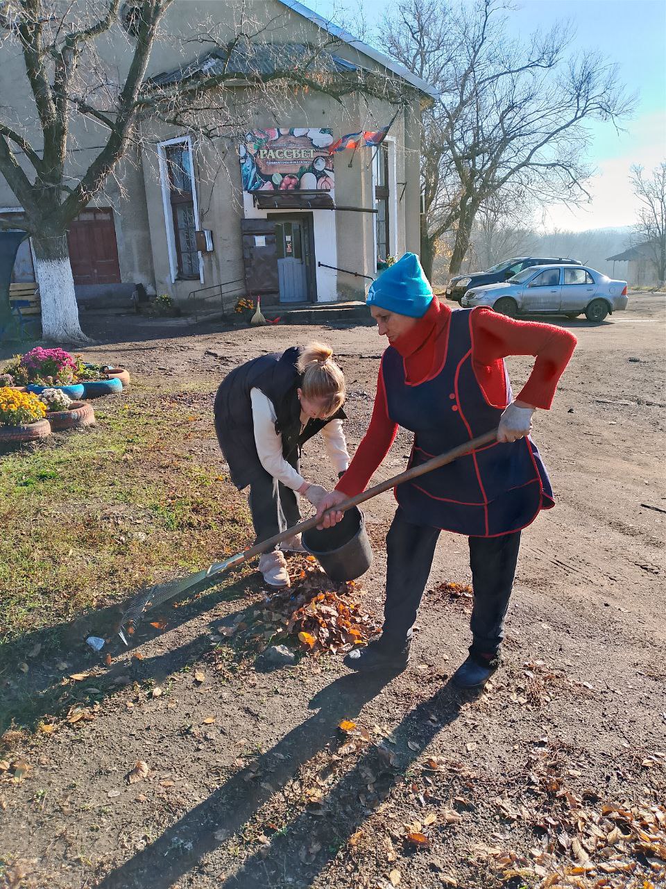 Игорь Мартынов: Предприниматели городского округа Енакиево приняли участие в общегородском субботнике Игорь Мартынов: Предприниматели городского округа Енакиево приняли участие в общегородском субботнике
