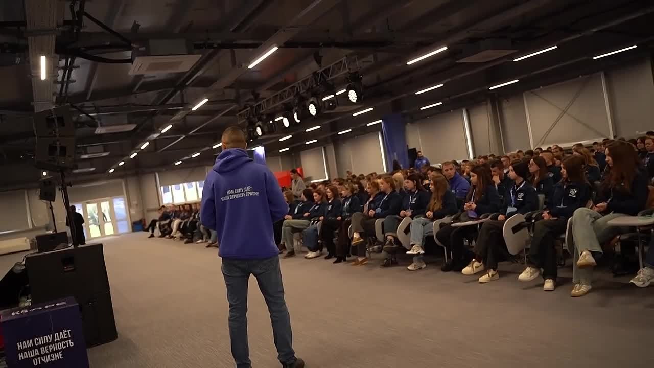 На форуме «МОРЕ.Будущее» прошел диалог на равных с Председателем регионального Совета сторонников Единой России в ДНР