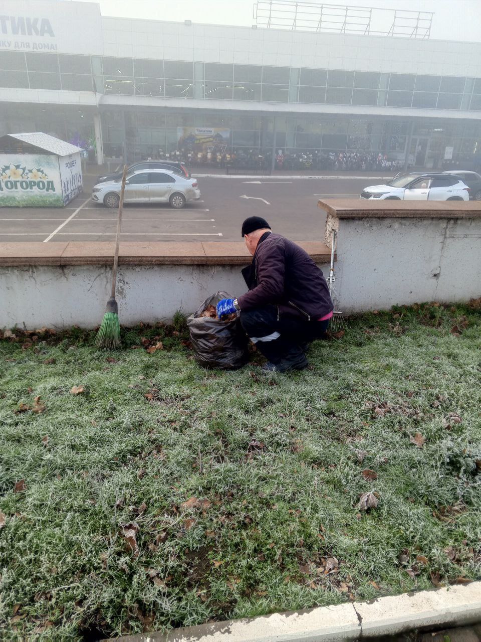 Игорь Мартынов: Предприниматели городского округа Енакиево приняли участие в общегородском субботнике Игорь Мартынов: Предприниматели городского округа Енакиево приняли участие в общегородском субботнике