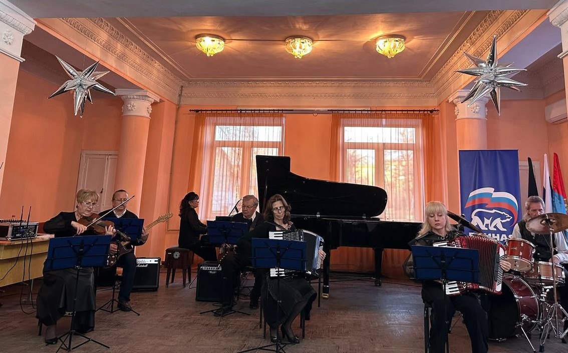 В Дебальцевской школе искусств в рамках партийного проекта " Культура малой Родины" при поддержке Дебальцевского местного отделения Всероссийской политической партии «ЕДИНАЯ РОССИЯ» с большим успехом прошел отчетный...