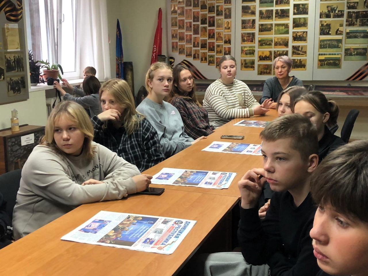 В Ждановке ветеран боевых действий провел урок мужества В Ждановке ветеран боевых действий провел урок мужества