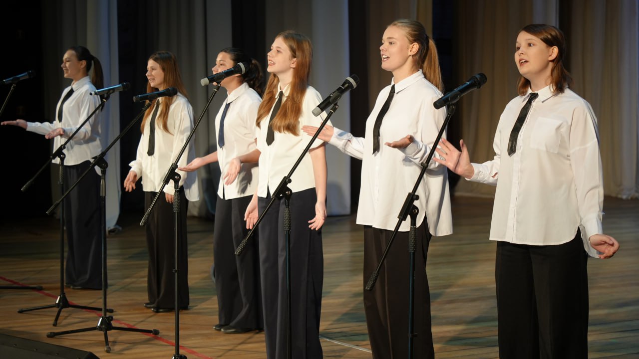 15 ноября в Енакиево прошел финал конкурса имени М.С. Пляцковского! Яркий праздник музыки и поэзии собрал юные таланты со всей Донецкой Народной Республики! 15 ноября в Енакиево прошел финал конкурса имени М.С. Пляцковского! Яркий праздник музыки и поэзии собрал юные таланты со всей Донецкой Народной Республики!