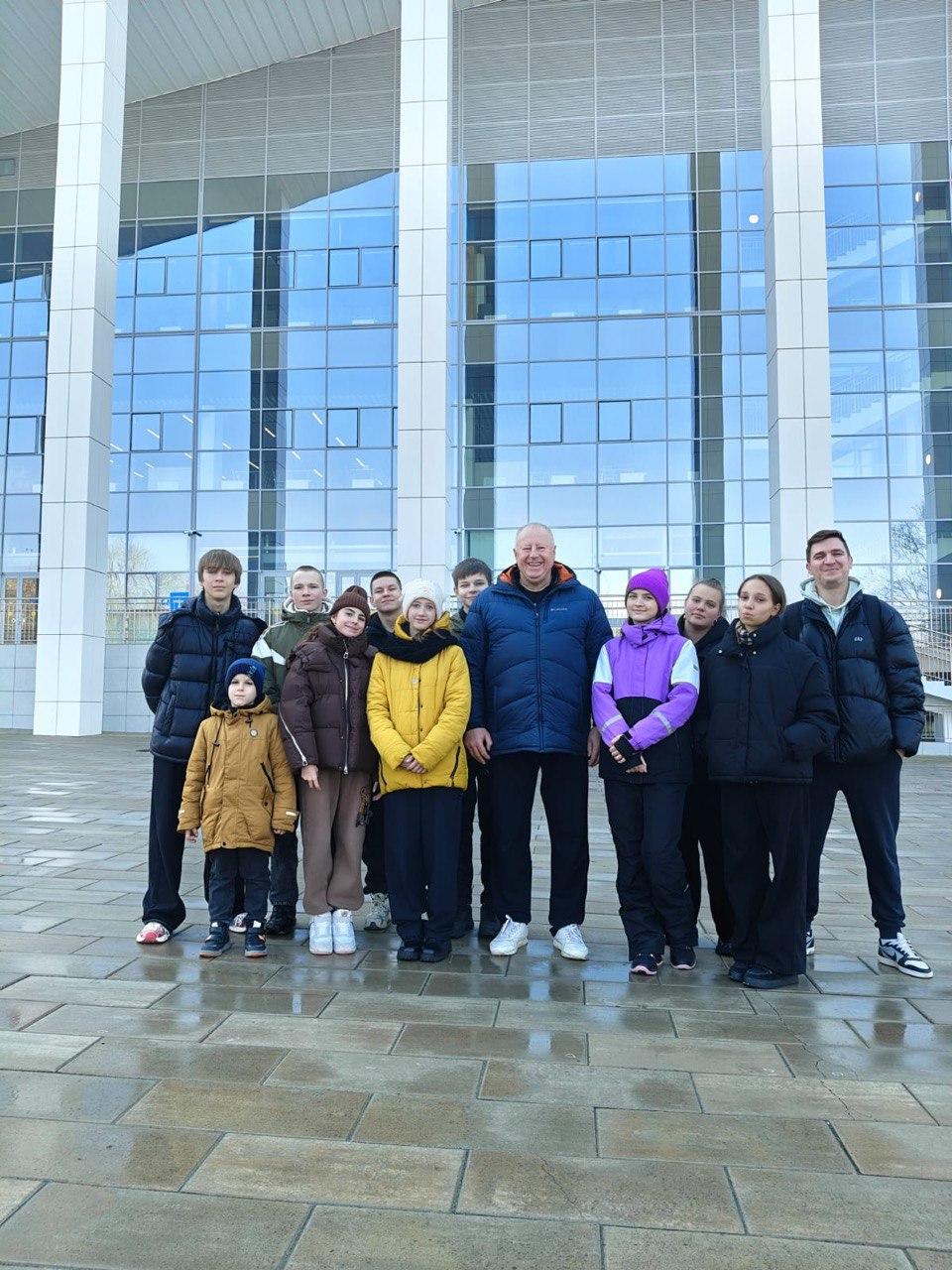 Александр Шатов: Шахтерские теннисисты посетили сахалинский водный спортцентр «Волна» Александр Шатов: Шахтерские теннисисты посетили сахалинский водный спортцентр «Волна»