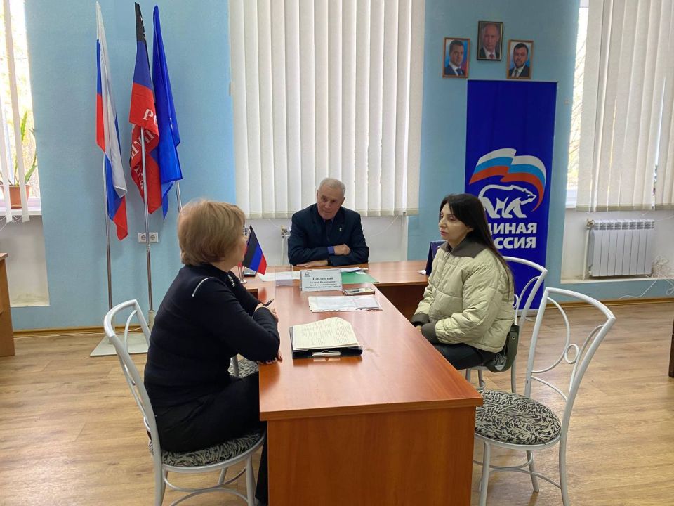 Евгений Поплавский: Провел прием граждан в общественной приемной партии «Единая Россия» Евгений Поплавский: Провел прием граждан в общественной приемной партии «Единая Россия»