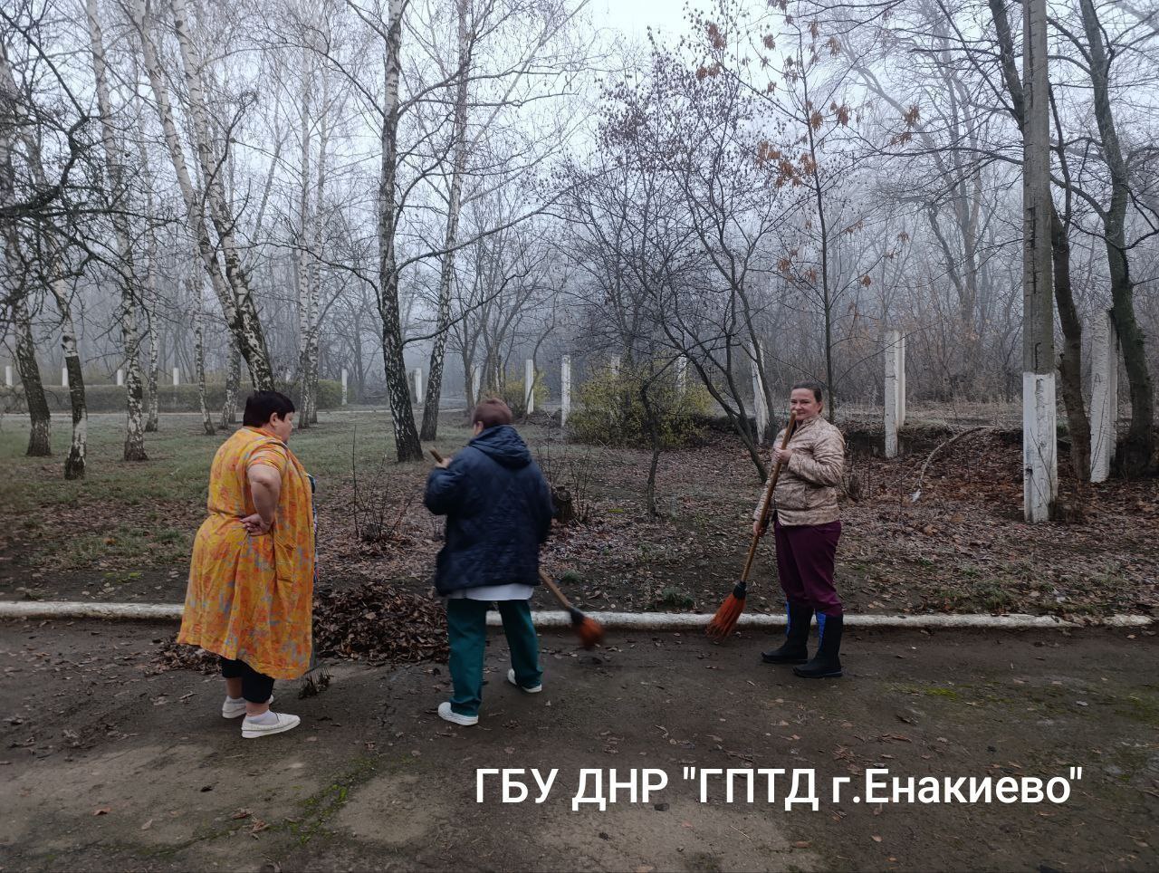 Работники учреждений здравоохранения приняли участие в общегородском субботнике Работники учреждений здравоохранения приняли участие в общегородском субботнике