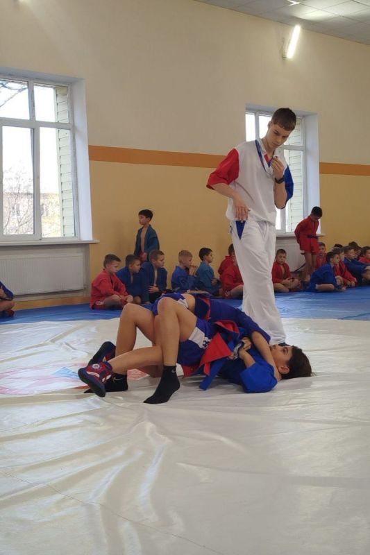 Александр Шатов: В Шахтерске прошел детский турнир по самбо «Золотая осень» Александр Шатов: В Шахтерске прошел детский турнир по самбо «Золотая осень»