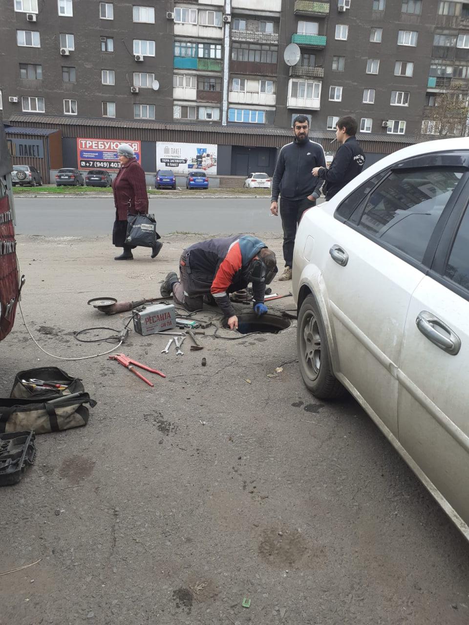 Аварийная бригада Ленобласти провела ремонт пожарных гидрантов в Енакиево Аварийная бригада Ленобласти провела ремонт пожарных гидрантов в Енакиево