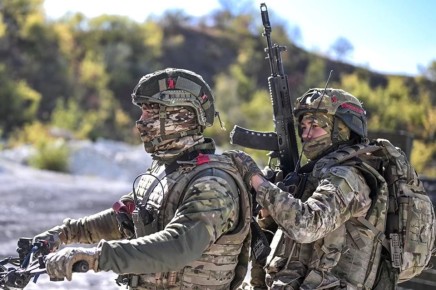 Сожгли тылы. ВС РФ почти взяли один из ключевых укрепрайонов ВСУ в Северске