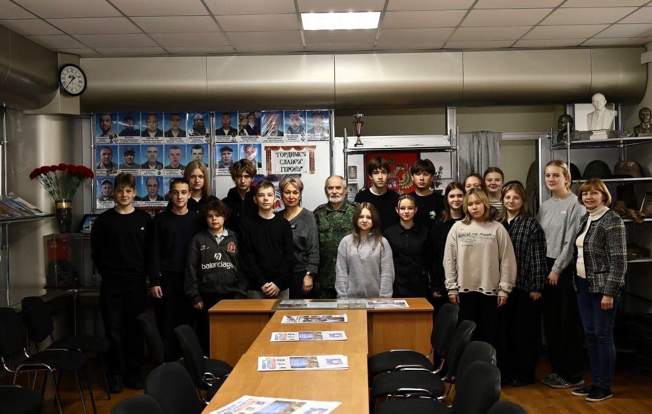 В Ждановке ветеран боевых действий провел урок мужества В Ждановке ветеран боевых действий провел урок мужества