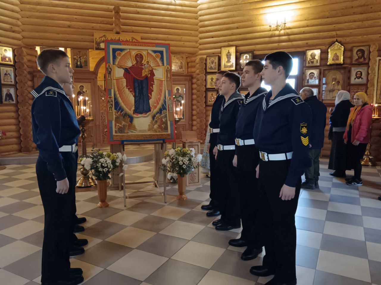 Укрепляя духовные мосты. Сегодня, 15 ноября, в храме Святого благоверного князя Александра Невского передали в дар икону Божией Матери «Августовская» из города-побратима Санкт-Петербурга Укрепляя духовные мосты. Сегодня, 15 ноября, в храме Святого благоверного князя Александра Невского передали в дар икону Божией Матери «Августовская» из города-побратима Санкт-Петербурга