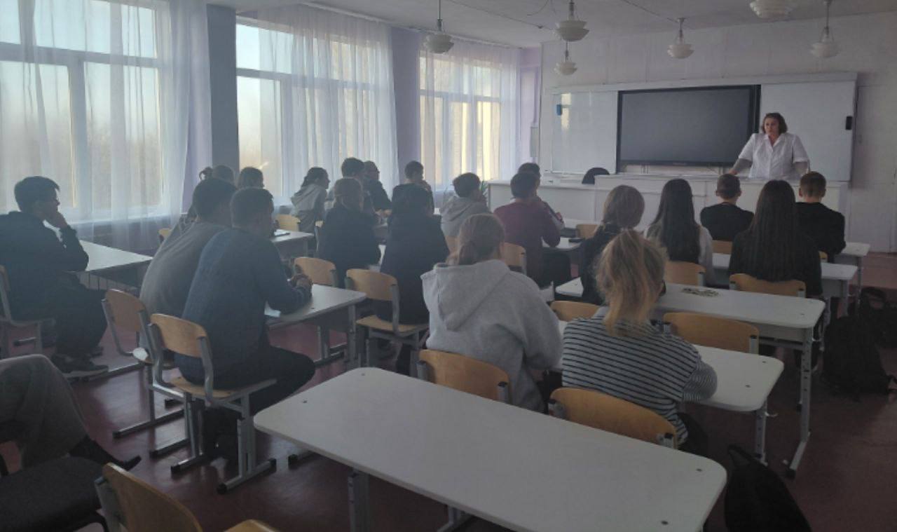 В рамках проекта «Здоровое будущее», для учащихся ГБОУ «Школа №3 Ясиноватского муниципального округа» прошла информативная лекция на тему переходного возраста при участии врача-гинеколога Ясиноватской Центральной Районной... В рамках проекта «Здоровое будущее», для учащихся ГБОУ «Школа №3 Ясиноватского муниципального округа» прошла информативная лекция на тему переходного возраста при участии врача-гинеколога Ясиноватской Центральной Районной...