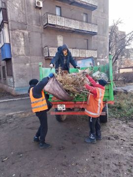 МУП "Зелёное хозяйство" на субботнике