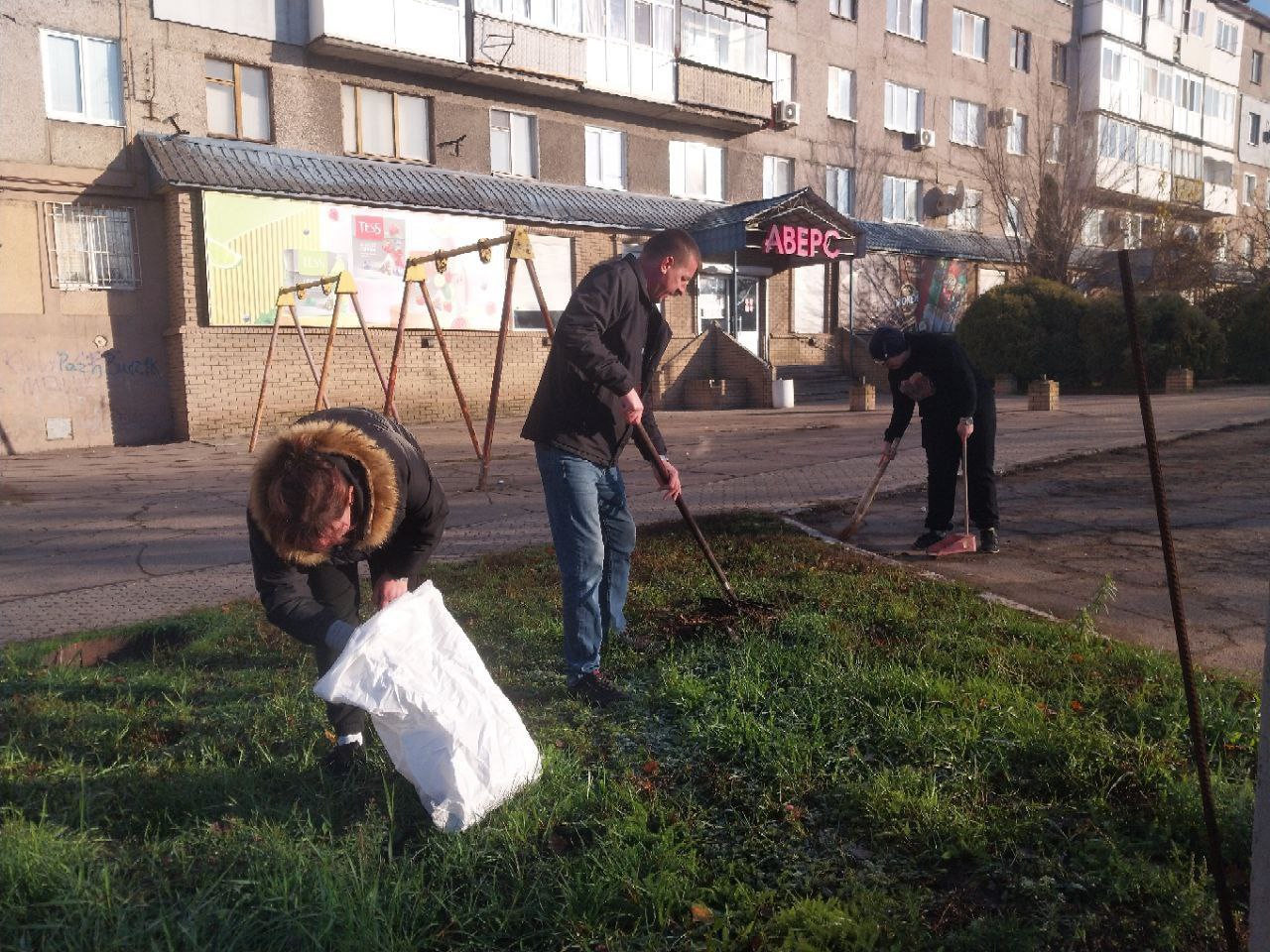 Игорь Мартынов: Предприниматели городского округа Енакиево приняли участие в общегородском субботнике Игорь Мартынов: Предприниматели городского округа Енакиево приняли участие в общегородском субботнике
