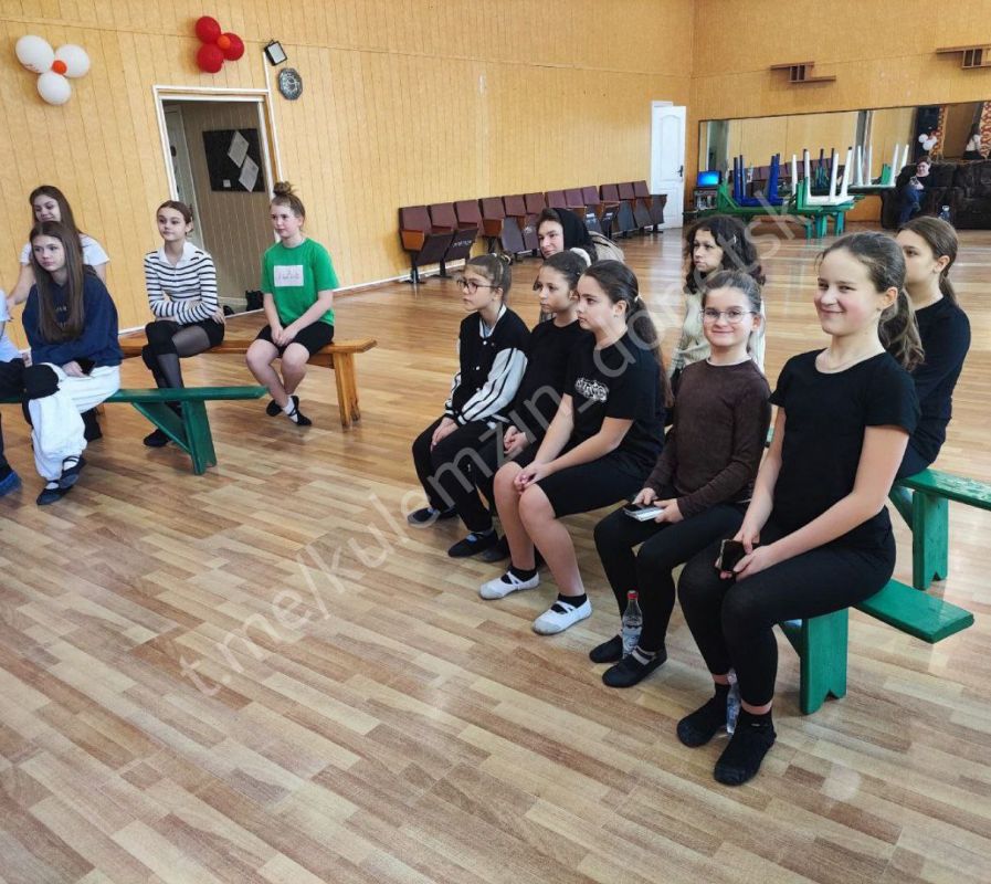 Сегодня во Дворце культуры «Смолянка» в рамках проекта «Историческая память» партии «Единая Россия» состоялся устный журнал «28 панфиловцев» из цикла «Дорогами войны» Сегодня во Дворце культуры «Смолянка» в рамках проекта «Историческая память» партии «Единая Россия» состоялся устный журнал «28 панфиловцев» из цикла «Дорогами войны»