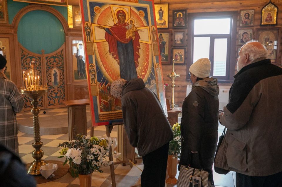 Антон Кольцов: Мариуполь получил в дар чтимую икону Божией Матери «Августовская Победа» Антон Кольцов: Мариуполь получил в дар чтимую икону Божией Матери «Августовская Победа»