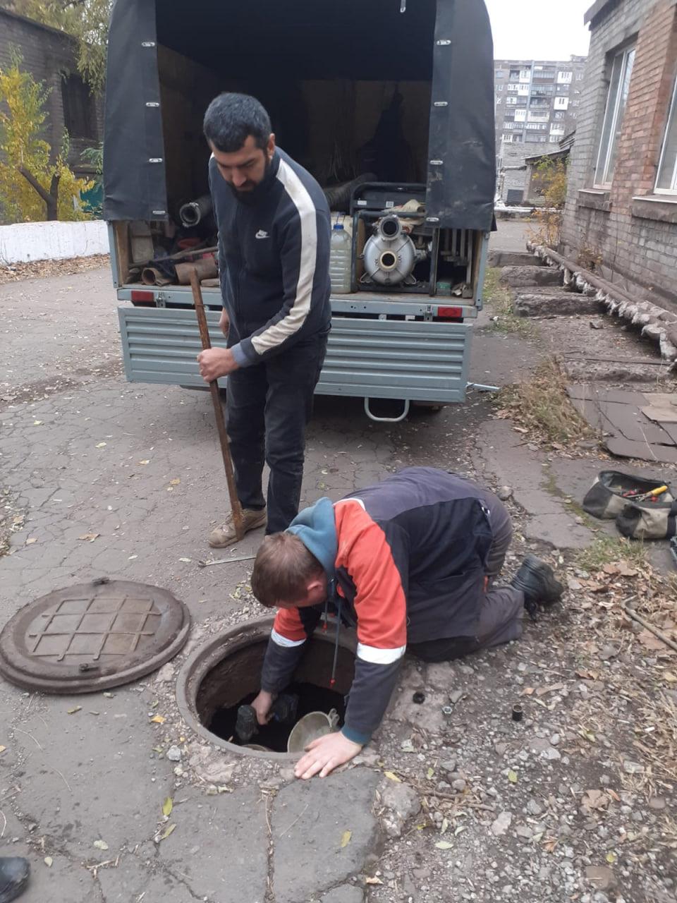 Аварийная бригада Ленобласти провела ремонт пожарных гидрантов в Енакиево Аварийная бригада Ленобласти провела ремонт пожарных гидрантов в Енакиево