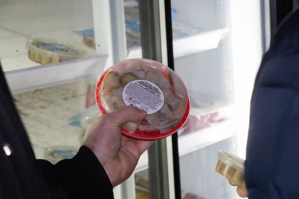 Алексей Дорофеев: Принял участие в рейде с Народным контролем ДНР по магазинам нашего Куйбышевского района Алексей Дорофеев: Принял участие в рейде с Народным контролем ДНР по магазинам нашего Куйбышевского района