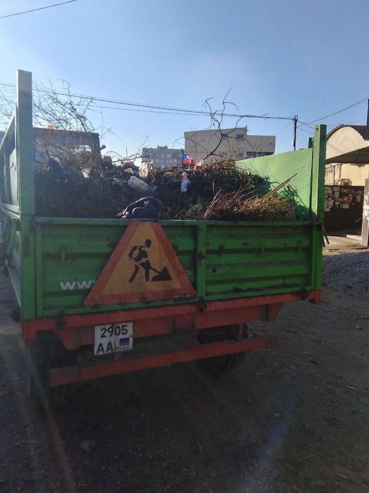 МУП "Зелёное хозяйство" на субботнике МУП "Зелёное хозяйство" на субботнике