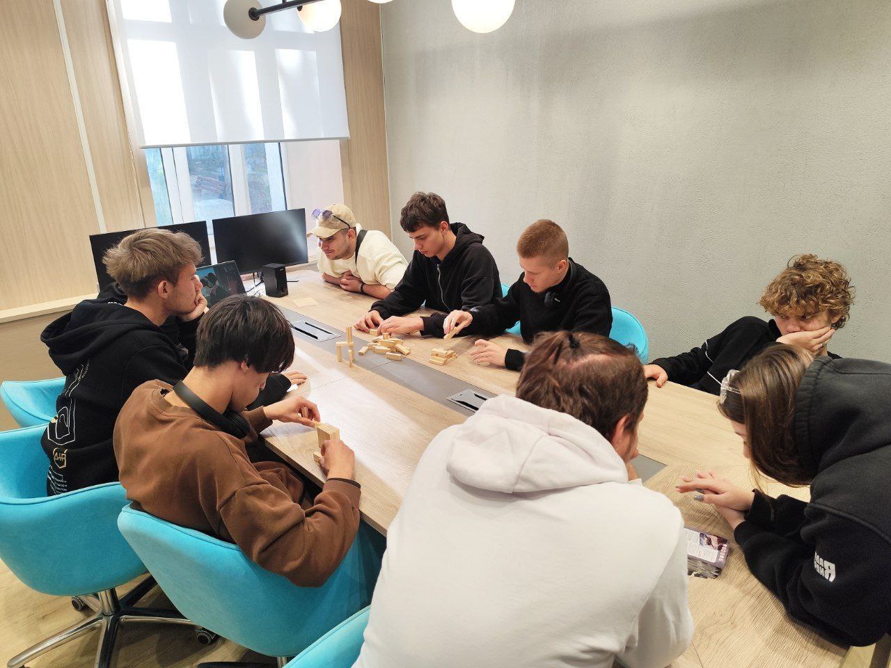 #ДеньБезИнтернета. Киберспортсмены провели в Доме молодёжи l Волноваха время в оффлайн-формате, отложив гаджеты и подключение к сети #ДеньБезИнтернета. Киберспортсмены провели в Доме молодёжи l Волноваха время в оффлайн-формате, отложив гаджеты и подключение к сети