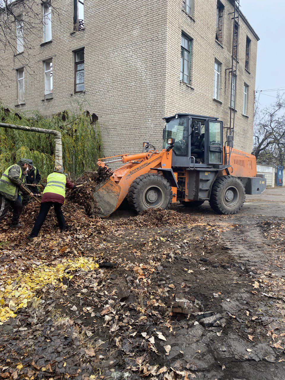 С заботой об округе.. На 16.11.2025 г. сотрудниками МУП "ЭКОС" выполнены следующие виды работ: Демонтаж старых дорожных знаков и стоек по городу Сбор случайного мусора по городу Удаление аварийного дерева по ул. Белинского... С заботой об округе.. На 16.11.2025 г. сотрудниками МУП "ЭКОС" выполнены следующие виды работ: Демонтаж старых дорожных знаков и стоек по городу Сбор случайного мусора по городу Удаление аварийного дерева по ул. Белинского...