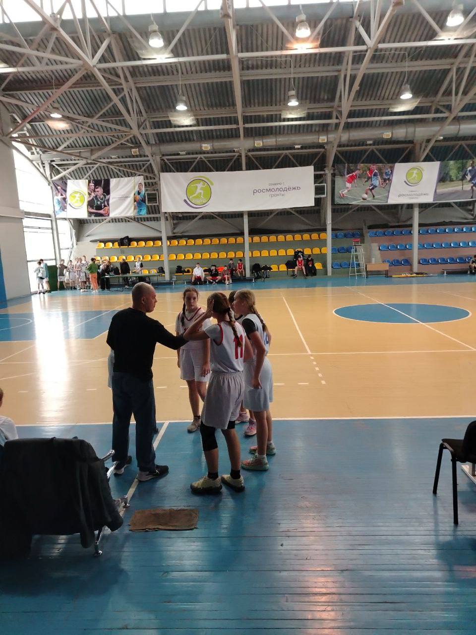 16 ноября в спортивном зале ДонНуэт продолжается ДЮБЛ 16 ноября в спортивном зале ДонНуэт продолжается ДЮБЛ