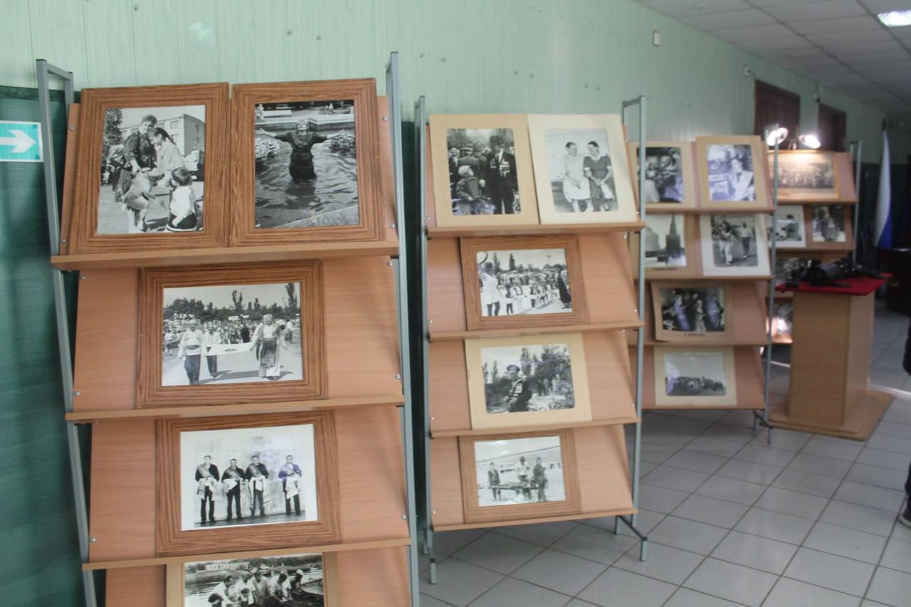 День старых фотографий прошёл в Мангушском местном отделении партии «Единая Россия» День старых фотографий прошёл в Мангушском местном отделении партии «Единая Россия»